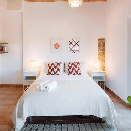 Romantic Duplex With Terrace And Great Views * Girona