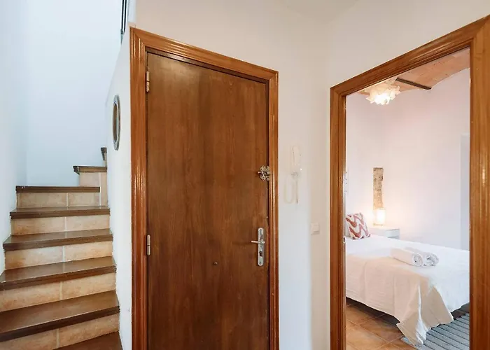 Romantic Duplex With Terrace And Great Views * Girona