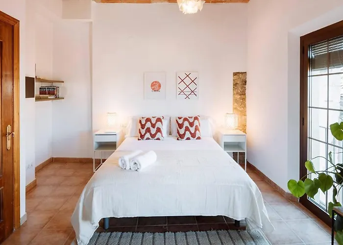 Romantic Duplex With Terrace And Great Views * Girona